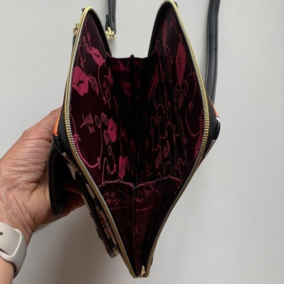 BETSY Johnson Crossbody Bag - Picture 14 of 17